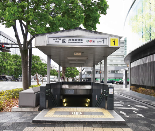 京都市営地下鉄「烏丸御池」駅